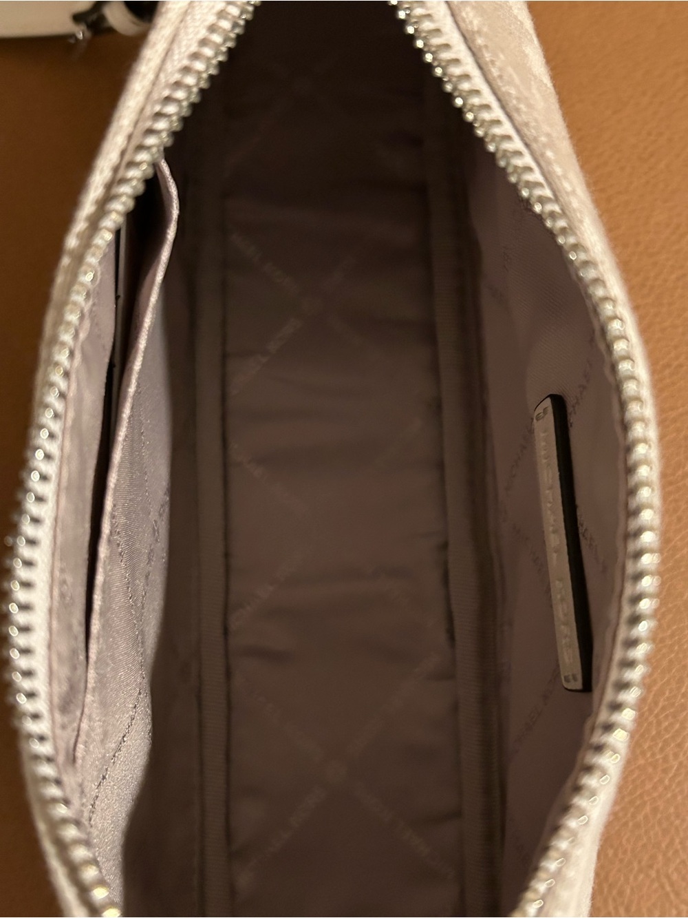 Michael Kors Cream MK Logo Shoulder Bag - Picture 12 of 14